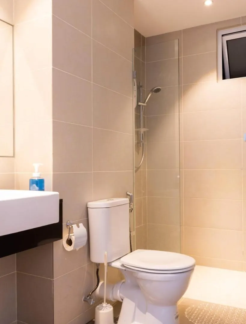 Queens Suite By D Imperio Homestay George Town Apartment